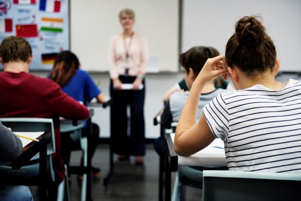 NL – ΕΓΚΥΚΛΙΟΣ ΑΡ. 802: Ο κ. Ζηκόπουλος στη Διοικητική επιτροπή ΕΕΑ – Προβολή εορταστικού σποτ- εξετάσεις θερινής περιόδου 2018 – Ημέρες ασφάλισης εργαζομένων σε ΚΞΓ